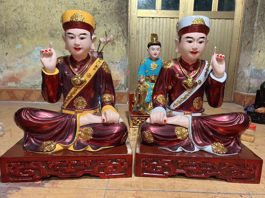 Tượng Hoàng 10 và Hoàng bơ