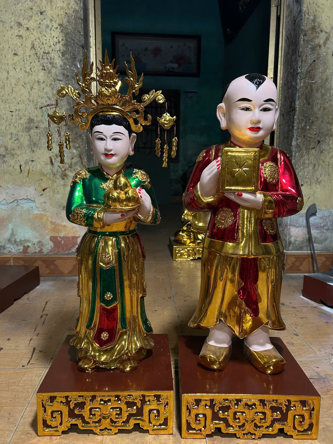 Tượng cô cậu hầu hạ ban