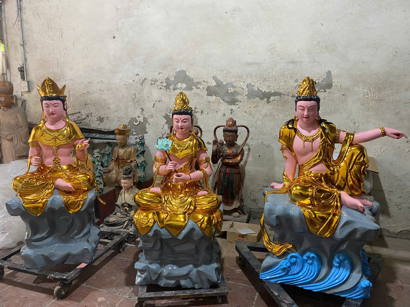 Tượng quan âm tự tại